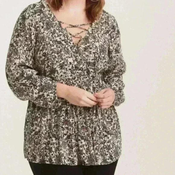 Torrid Multi Color Paisley Challis Lace Up Babydoll Blouse 4 4X 26 - Picture 1 of 7